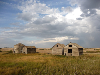 old-buildings.jpg (64451 bytes)